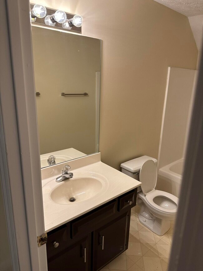 Building Photo - 1021 Excel Ct
