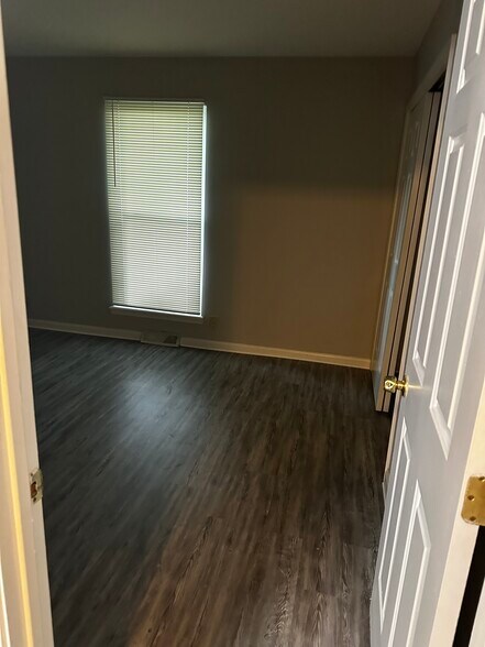 Building Photo - 3755 Chamberlain Ct