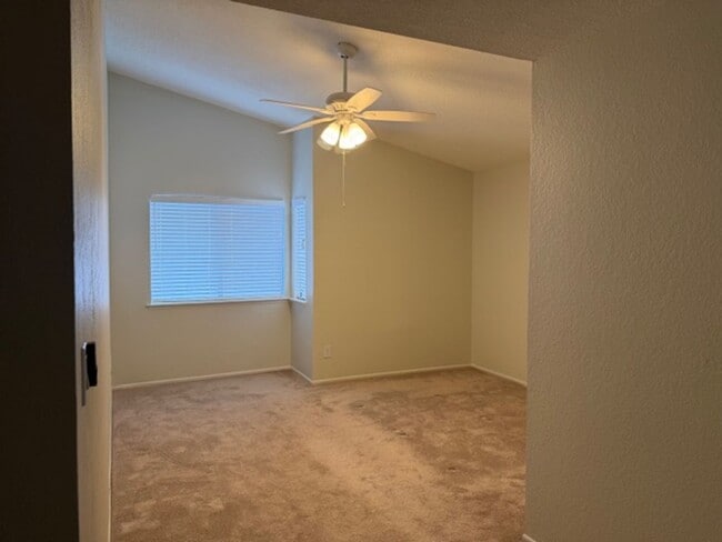 Building Photo - BEAUTIFUL 2 BR 2.5 BA TOWNHOUSE RANCHO PENASQUITOS $3300.00