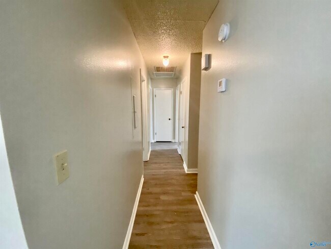 Building Photo - 14003 SW Wyandotte Dr