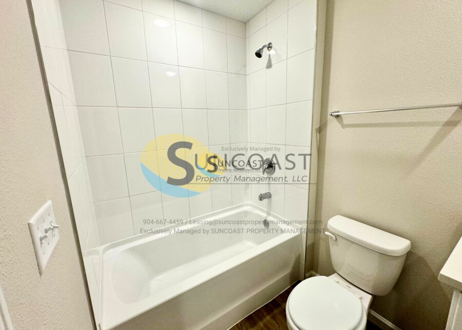 Building Photo - 6421 Breezy Oaks Wy