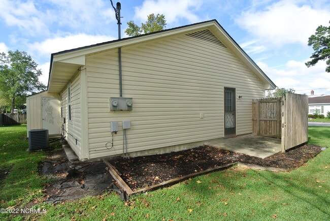 Building Photo - 1305 Stallings Pkwy