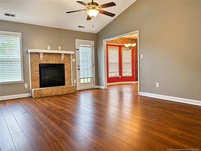 Building Photo - 2211 Puffin Pl