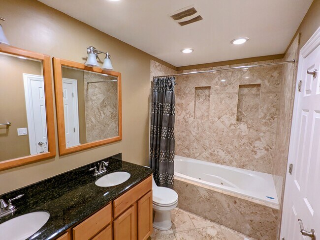 Building Photo - 2619 N Harding Ave