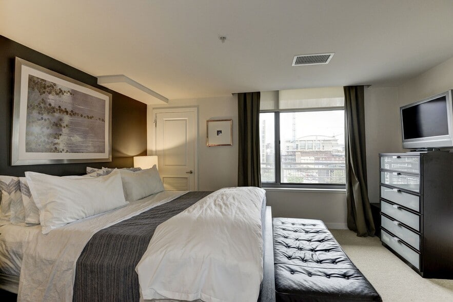 Building Photo - 475 K St NW