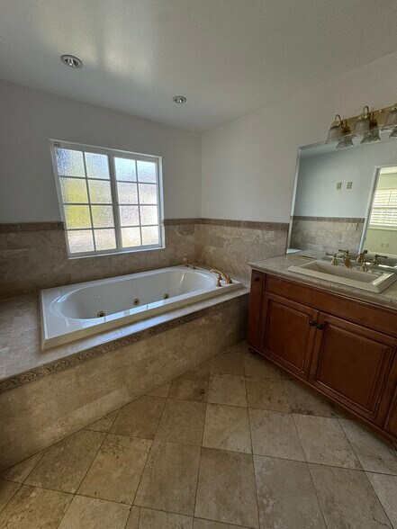 Master Bathroom - 11405 McDonald St