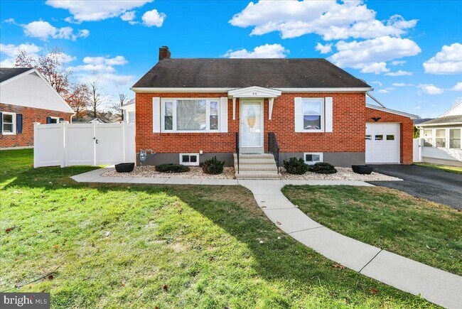 Building Photo - 88 E College Ave