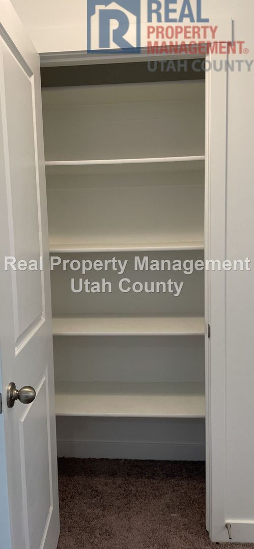 Building Photo - 487 S Fox Chase Ln