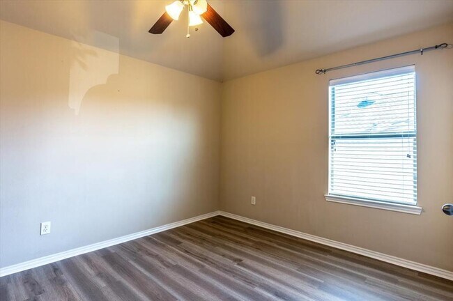 Building Photo - 4531 Long Creek Dr