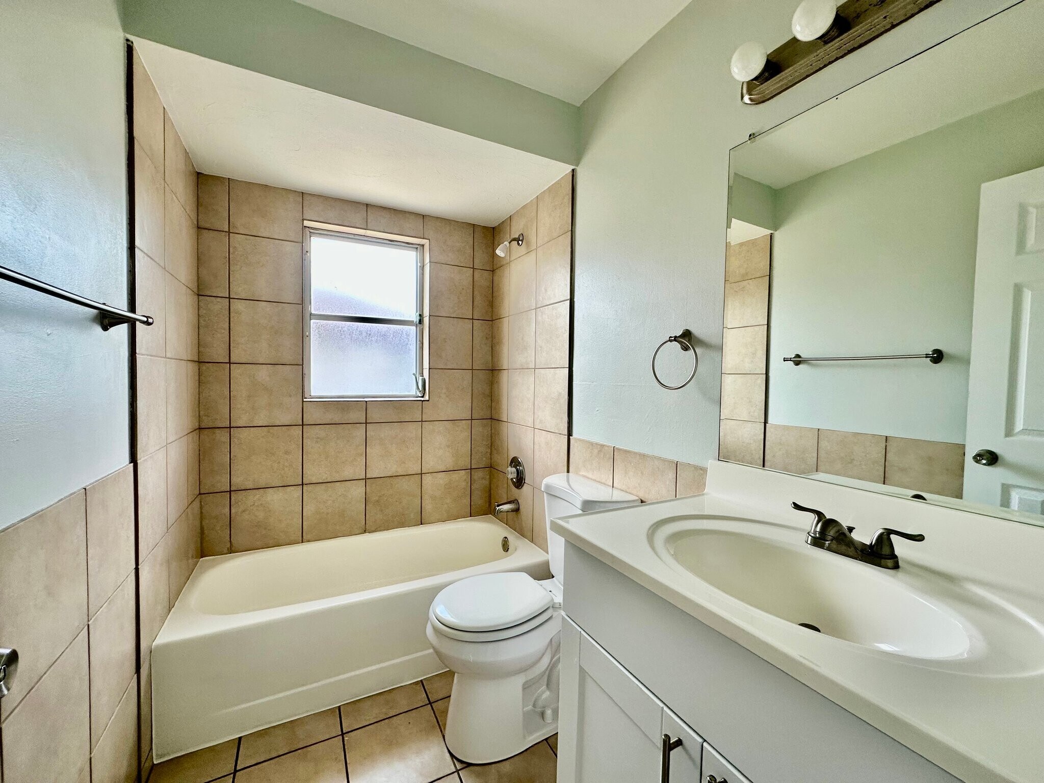 Building Photo - 7433 Pebble Beach Rd