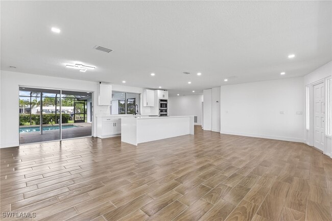 Building Photo - 1041 N Waterway Dr