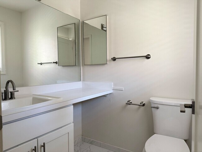 Building Photo - 11 Montoya Dr