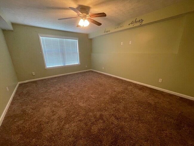 Building Photo - 5BD/4BA Single Family Home