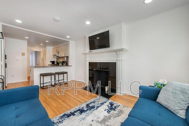 Building Photo - 146 Sussex St