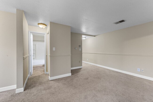 Building Photo - 3534 E Fall Creek Pkwy N Dr