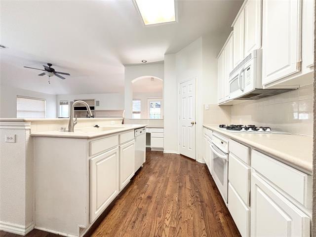 Building Photo - 2401 Summerside Ln