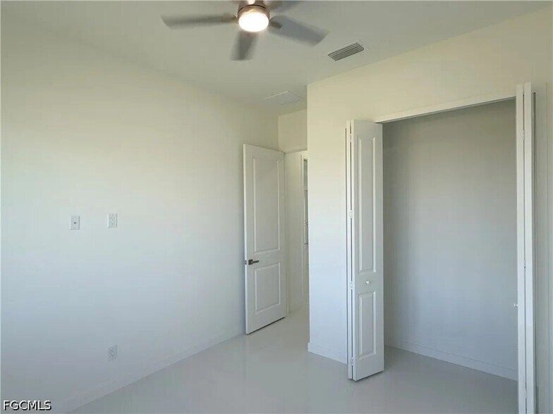 Building Photo - 4238 NW 34th Terrace