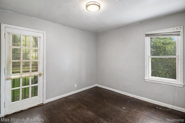 Building Photo - 22510 Frisbee St