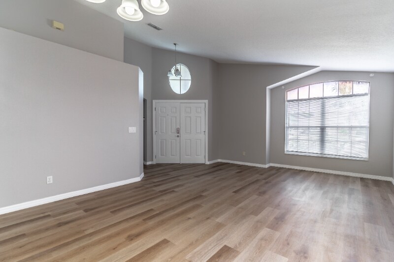 Building Photo - 2306 Lily Pad Ln