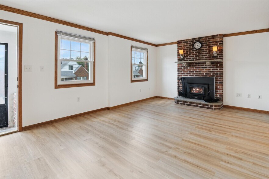 Building Photo - 4125 Tuxey Ave