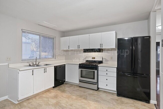 Building Photo - 19 Stone Mill Ln