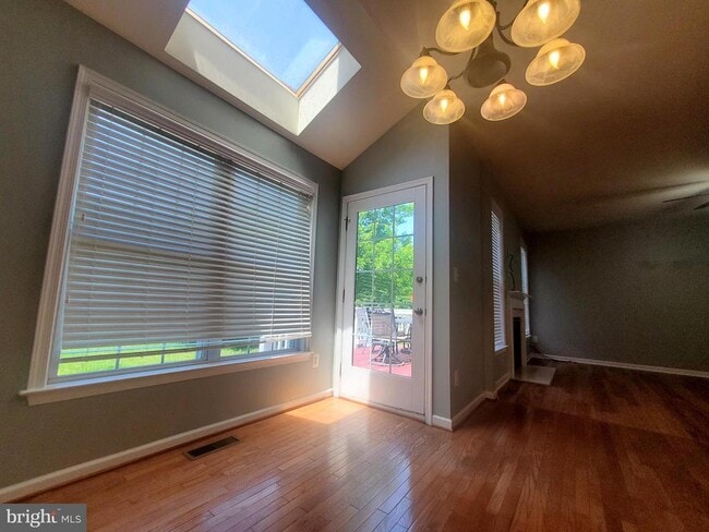Building Photo - 5610 Wheelwright Way