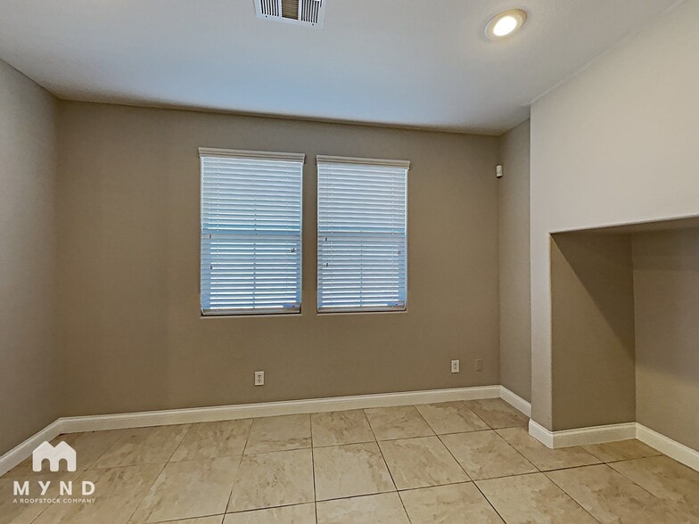 Building Photo - 6982 Castle Mountain Ave