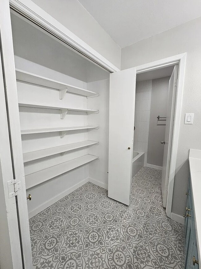 Building Photo - 4319 Baynard Dr