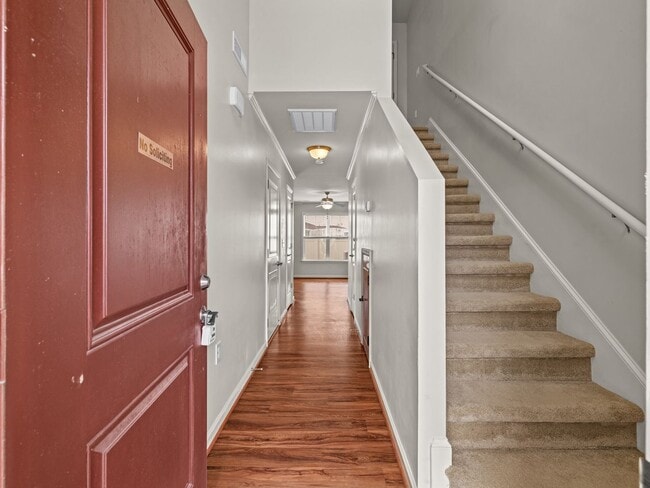 Building Photo - Boyington Place End Unit