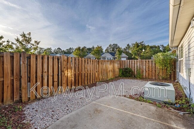 Building Photo - 823 Whispering Willow Ct
