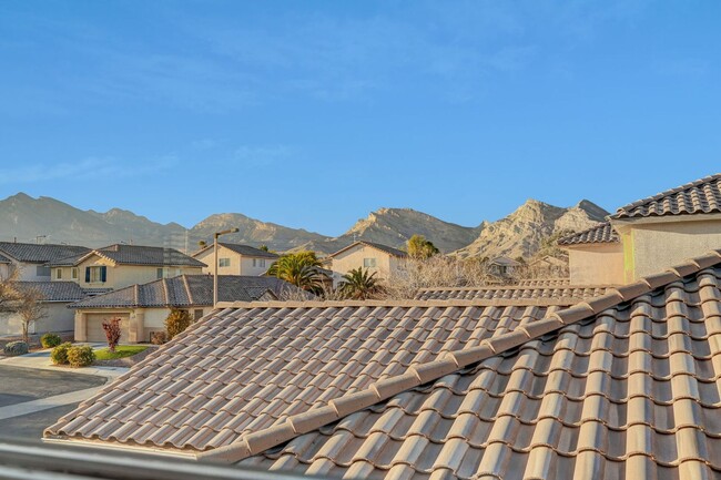 Building Photo - Remodeled Three Bedroom in Summerlin! No carpet!