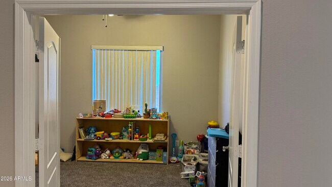 Building Photo - 571 W Locust Dr.