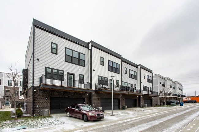 Building Photo - 9744 Junction Sta