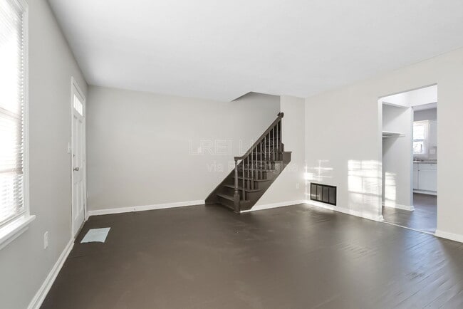 Building Photo - 5011 Wabash Pl