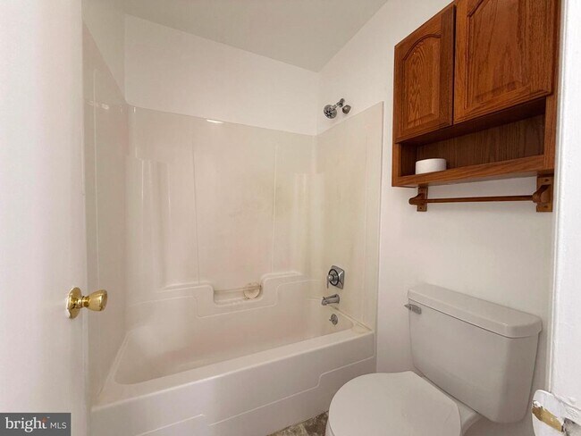 Building Photo - 9319 Devlins Grove Pl