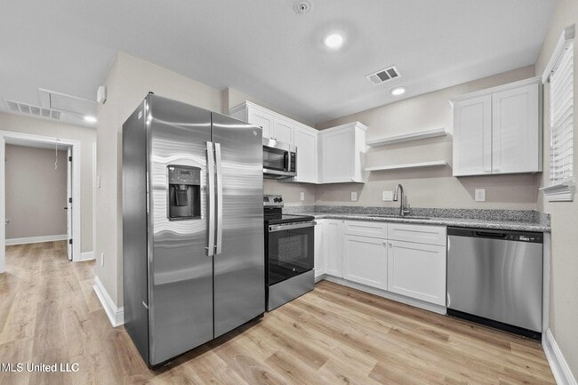 Building Photo - 1527 2nd St