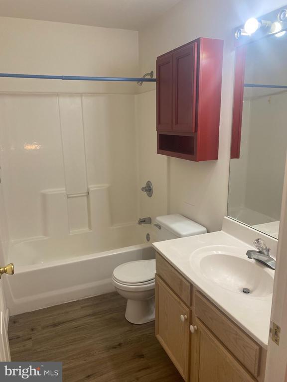 Building Photo - 40 Courtyard Dr