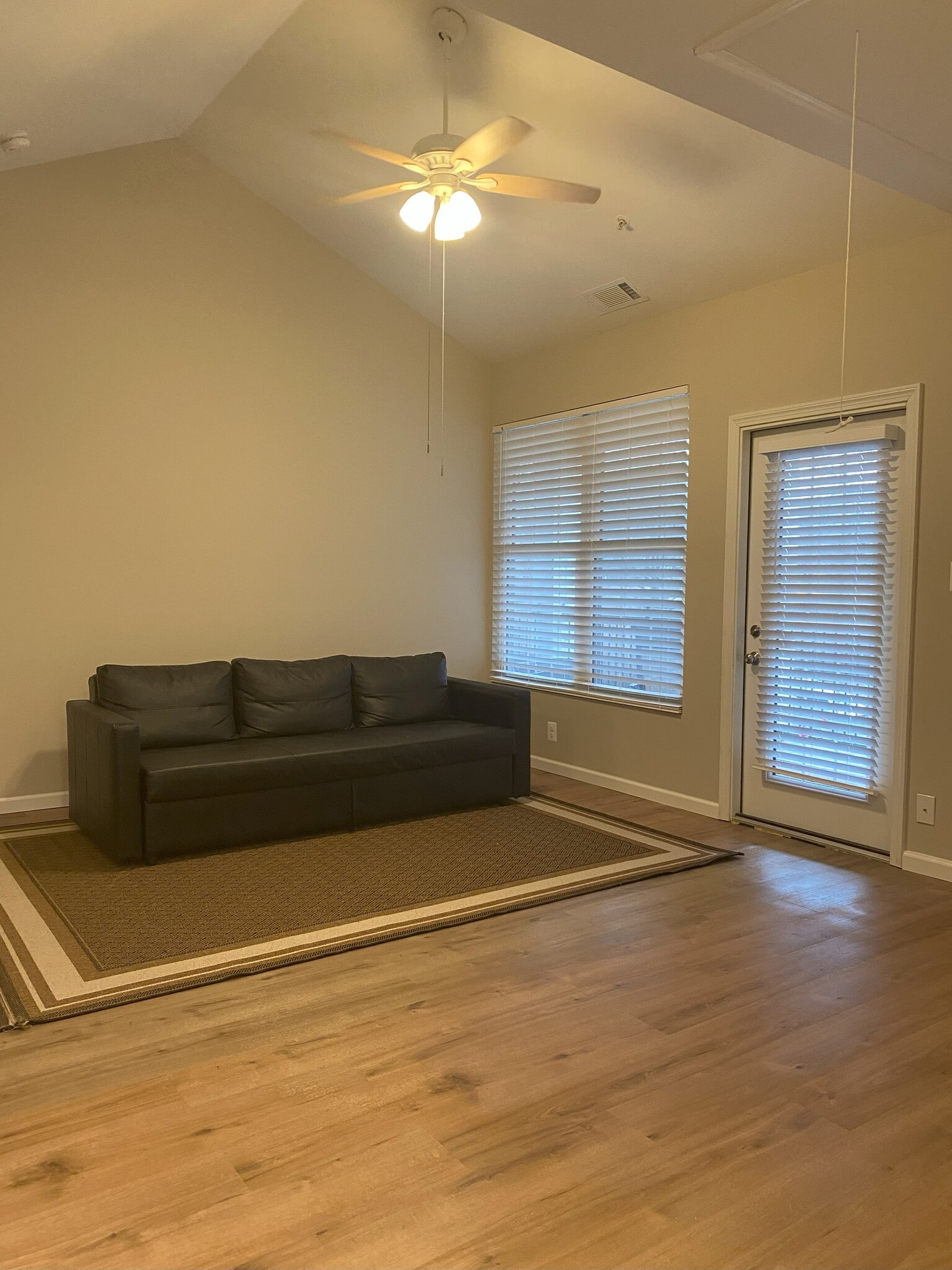 Building Photo - 46628 Drysdale Ter