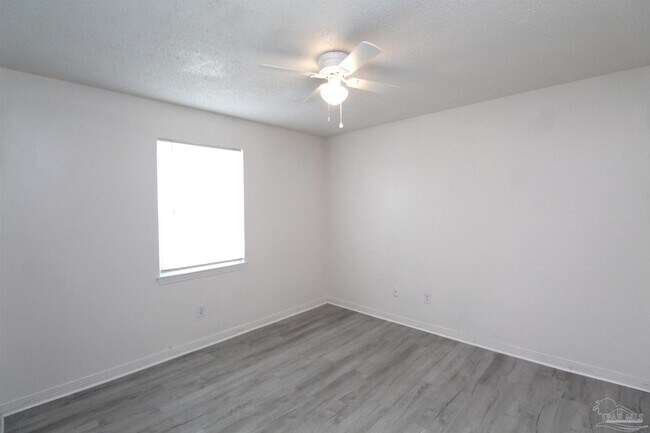 Building Photo - 2217 Kingfisher Way