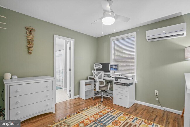 Building Photo - 6032 Melbourne Ave