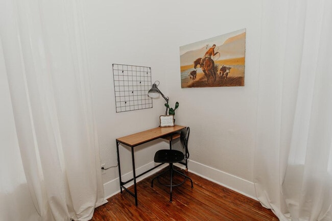 Building Photo - 3728 Homan Ave