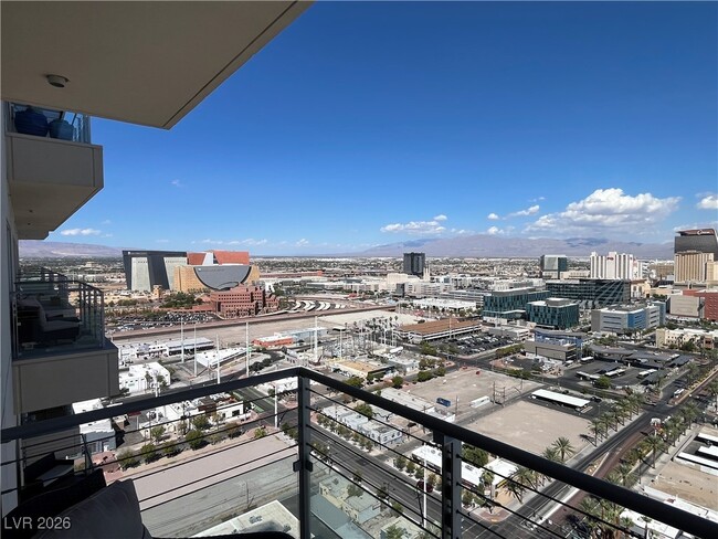 Building Photo - 200 Hoover Ave