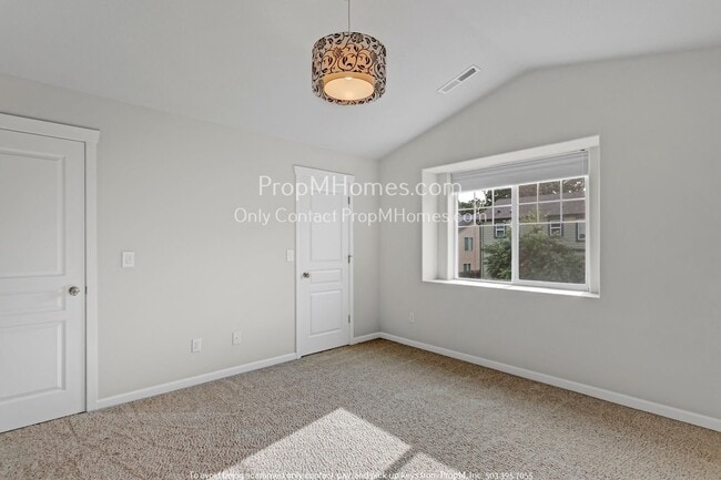 Building Photo - 3117 SW 173rd Ave