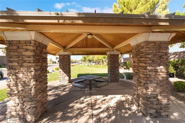 Building Photo - 2621 Le Pontet Terrace