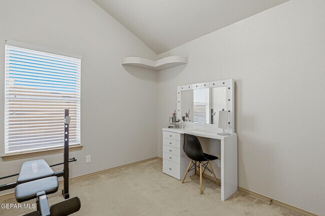 Building Photo - 2329 Honey Dew St