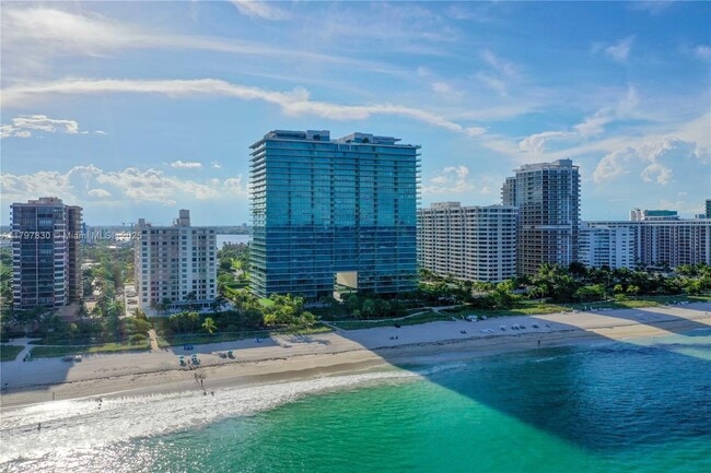 Building Photo - 10201 Collins Ave