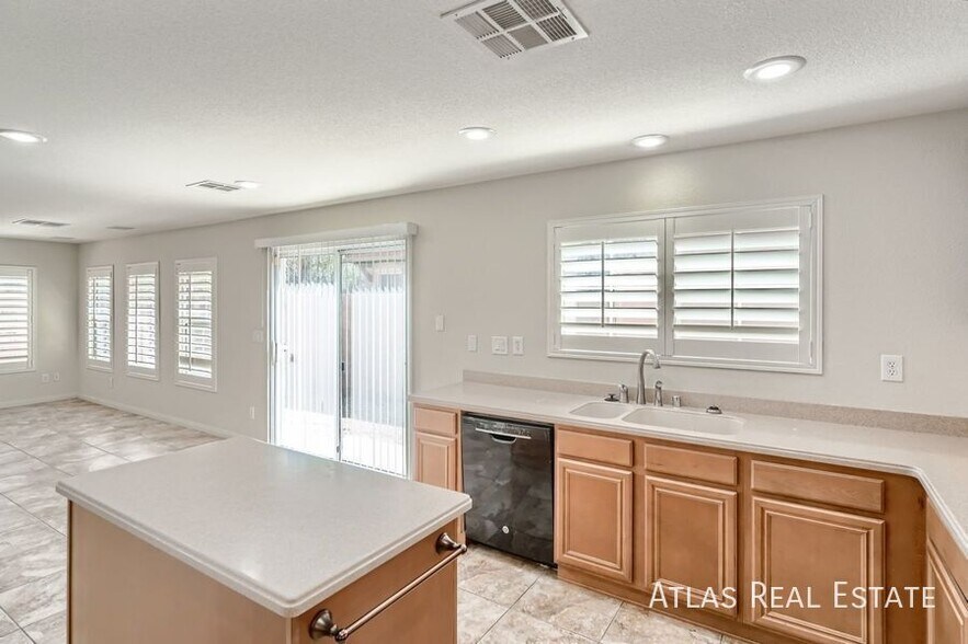 Building Photo - 10427 Wildflower Gully St