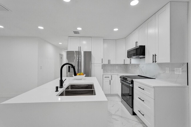 Building Photo - 4138 SW 48th Ct