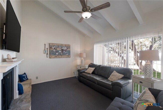 Building Photo - 1135 Parkview Dr