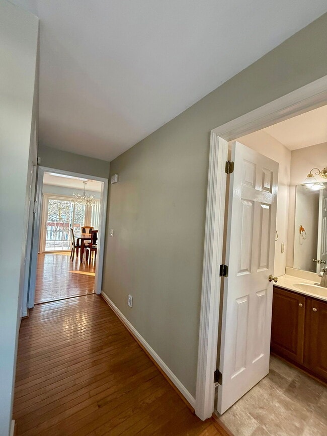 Building Photo - 115 Fleetline St